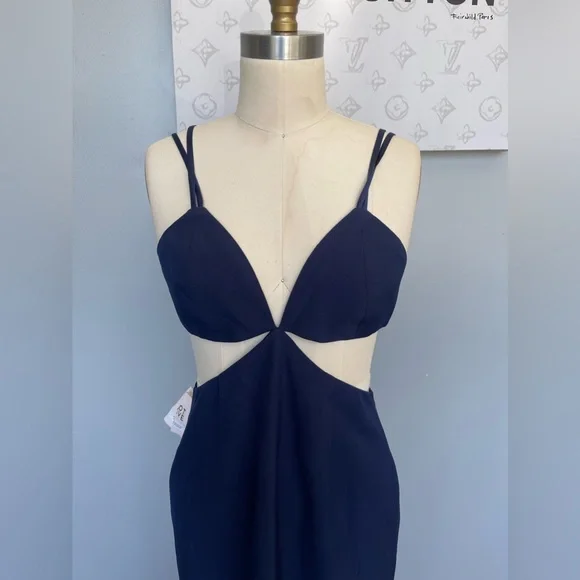 Fame and Partners Dress zyra -navy maxi dress cut detail - Picture 3 of 7